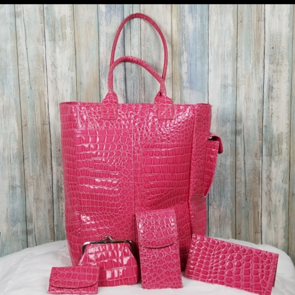 Wallets - Picture 2 of 4